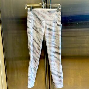 Athleta Salutation Stash Pocket II 7/8 Tight, size Small